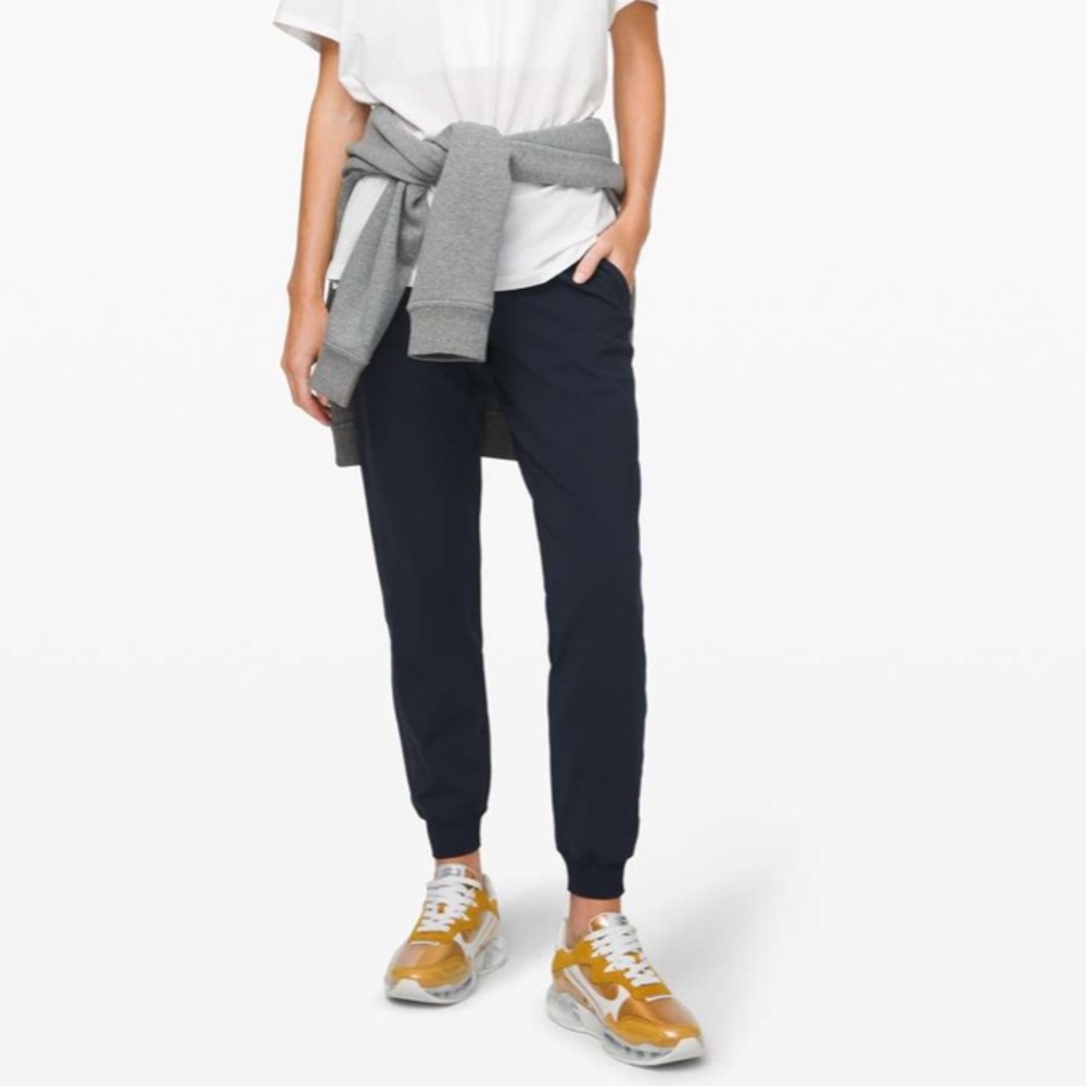 Lululemon On The Fly Joggers Navy Luxtreme Sz 2